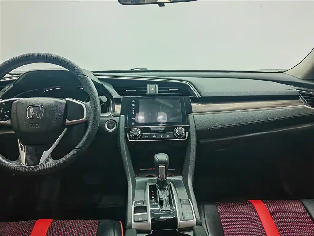 Honda Civic — фото 8