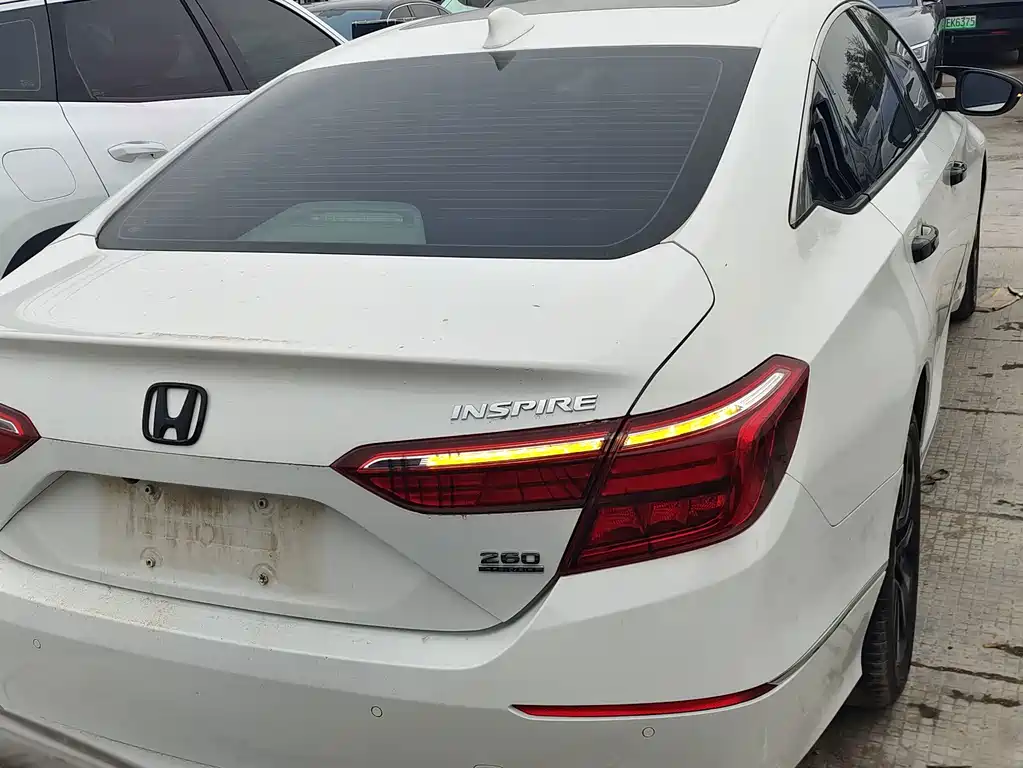 Honda Inspire — фото 8