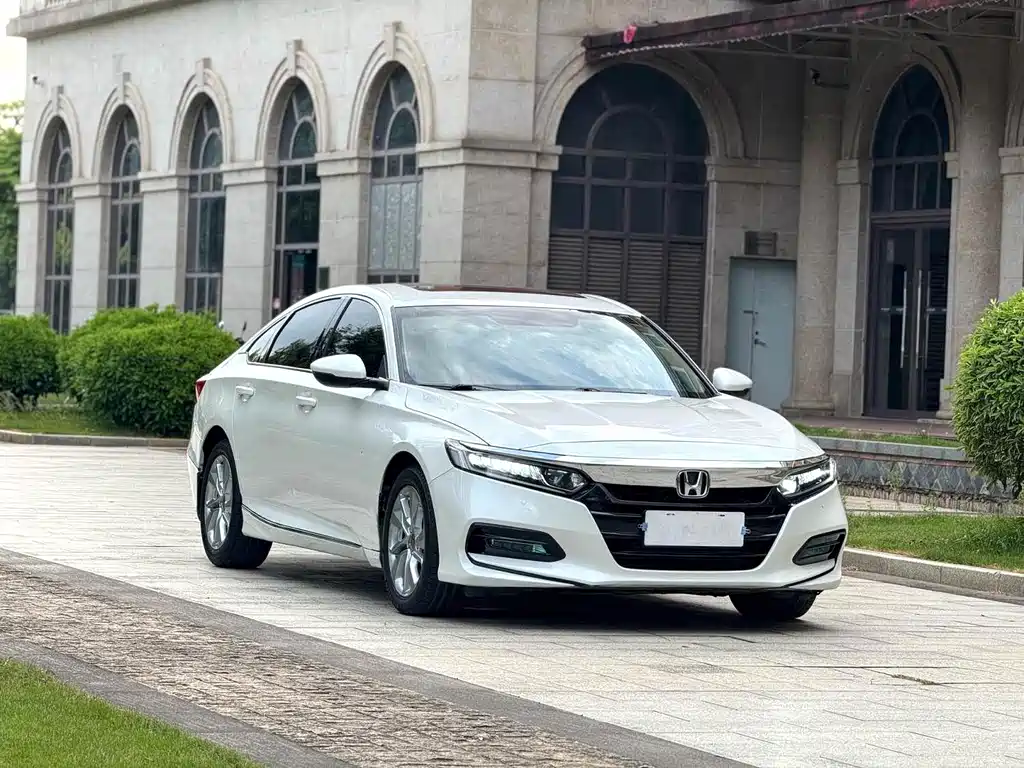 Honda Accord — фото 3