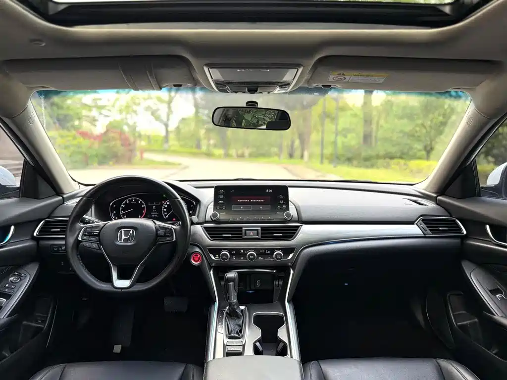 Honda Accord — фото 5