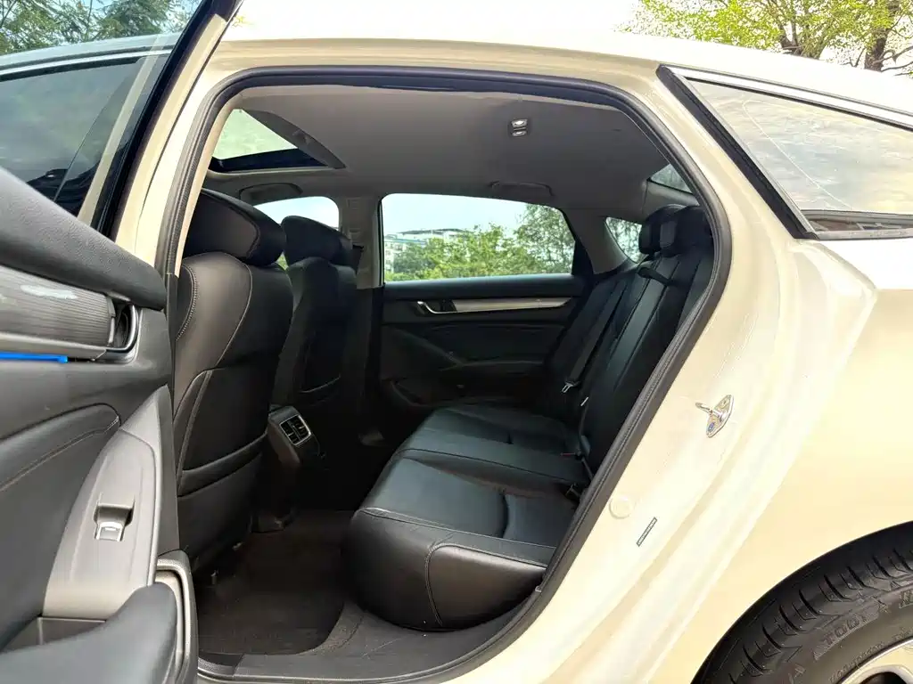 Honda Accord — фото 6