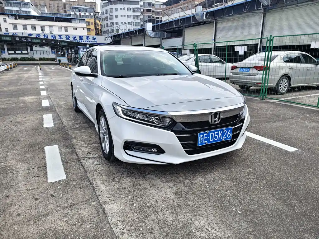 Honda Accord — фото 3