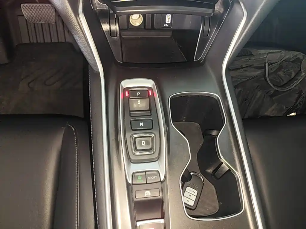 Honda Accord — фото 14