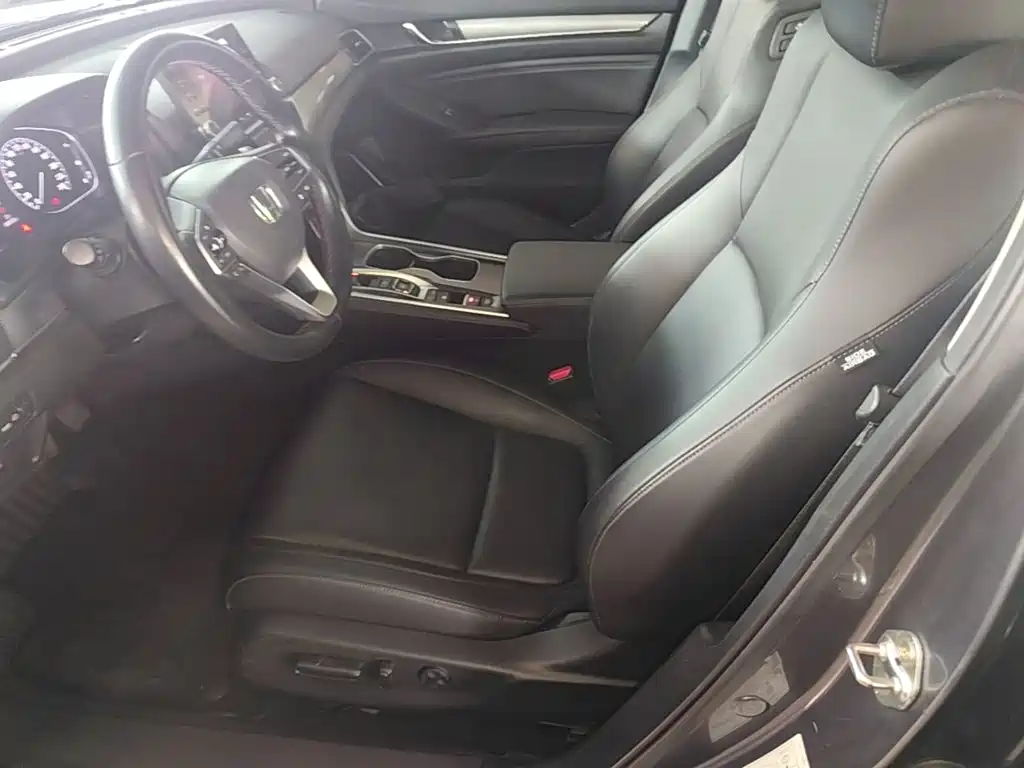 Honda Accord — фото 15