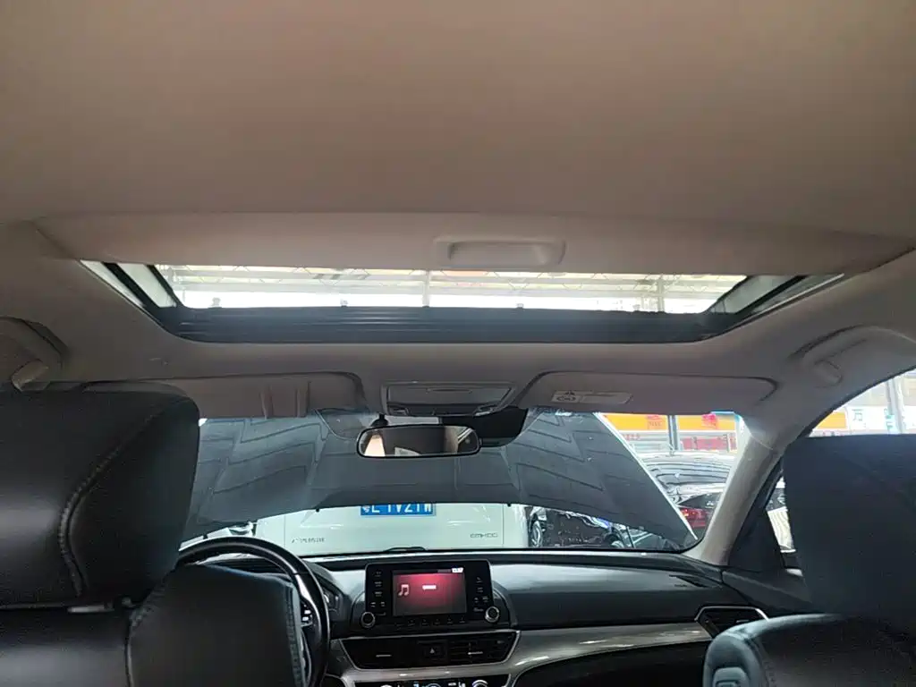 Honda Accord — фото 18