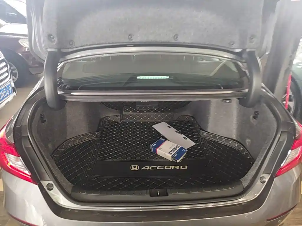 Honda Accord — фото 19