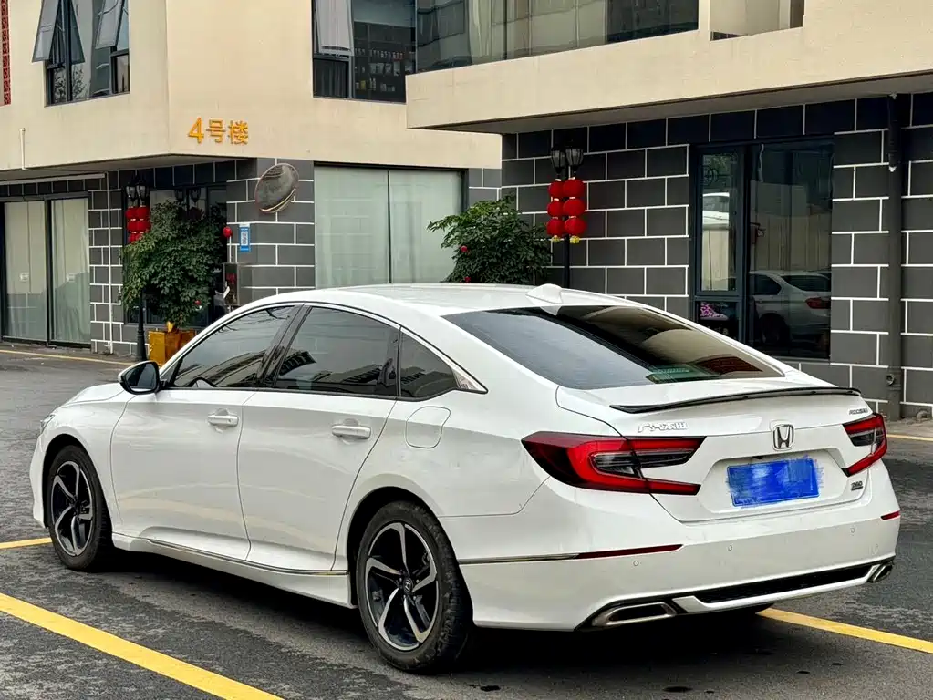 Honda Accord — фото 13
