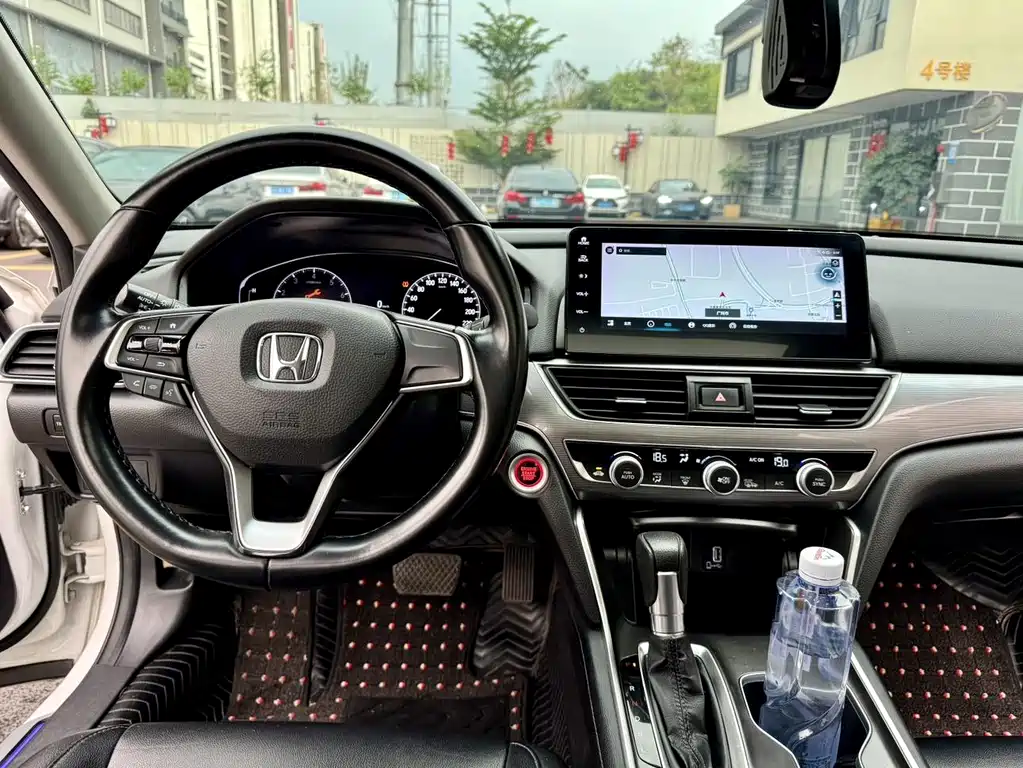 Honda Accord — фото 8