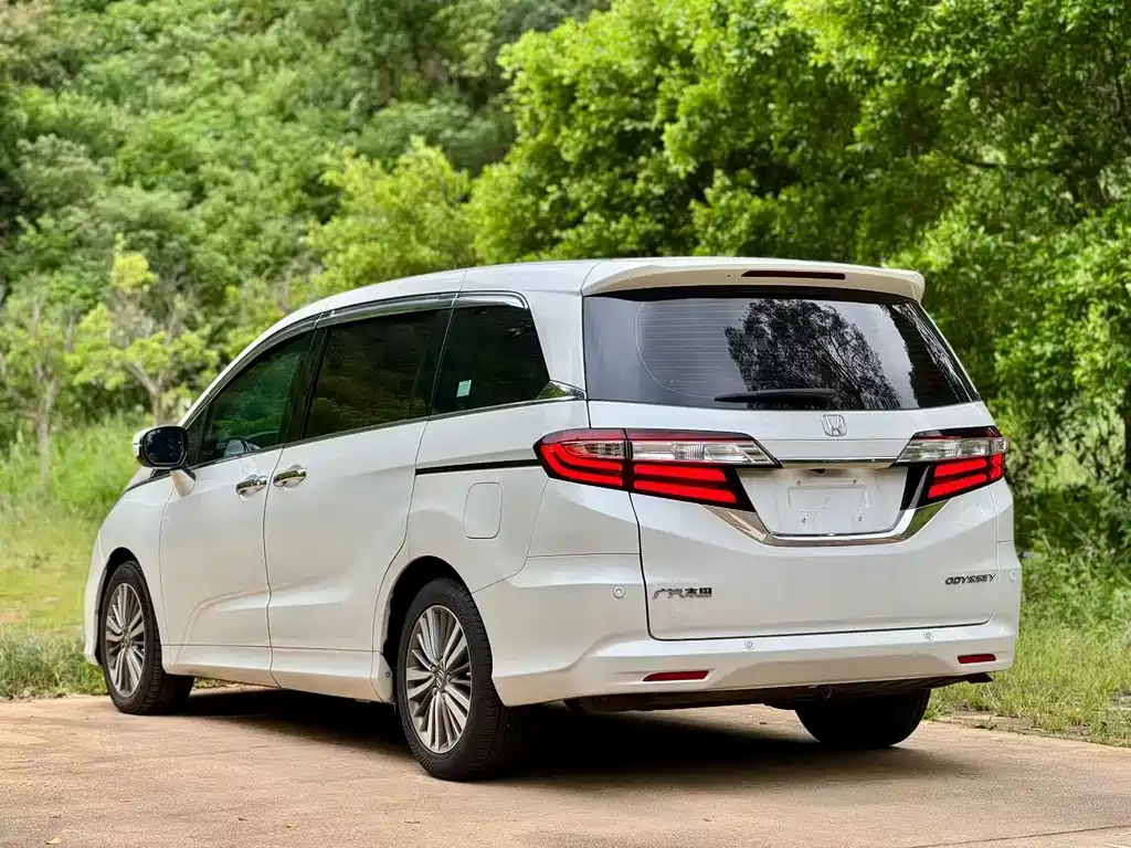 Honda Odyssey — фото 4