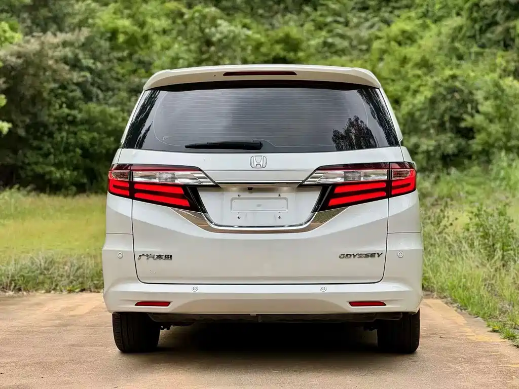 Honda Odyssey — фото 5