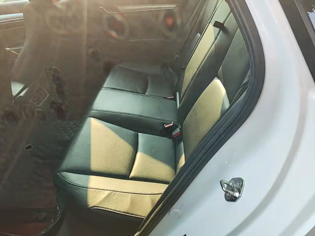 Honda Accord — фото 17