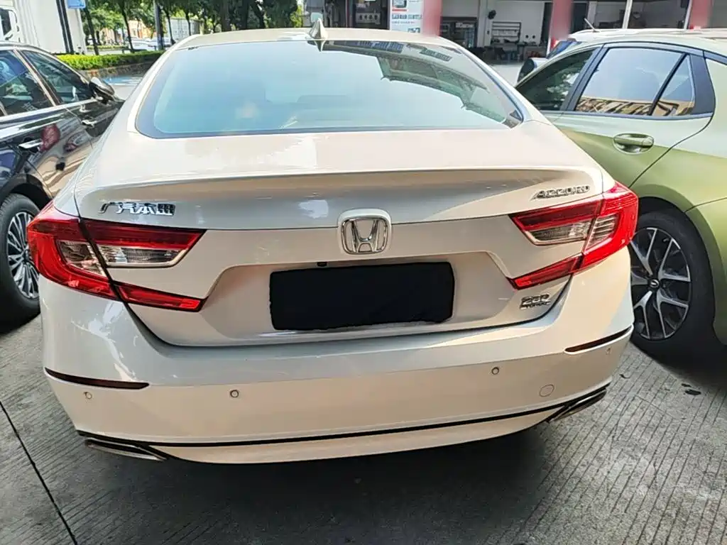 Honda Accord — фото 6