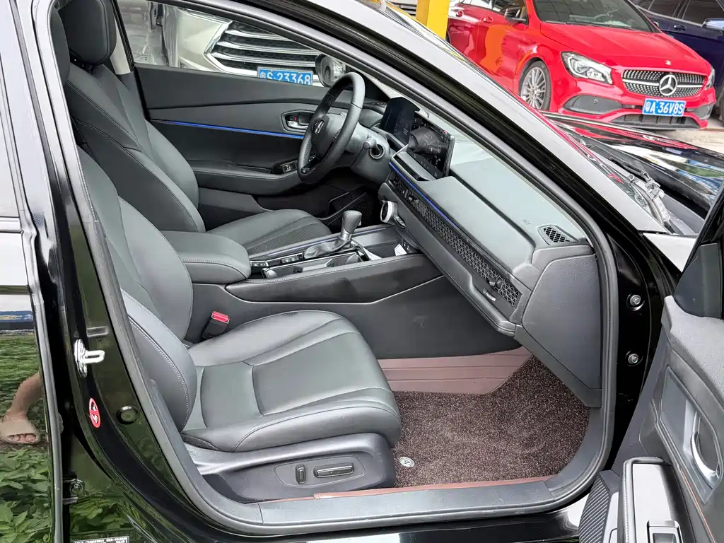 Honda Accord — фото 10