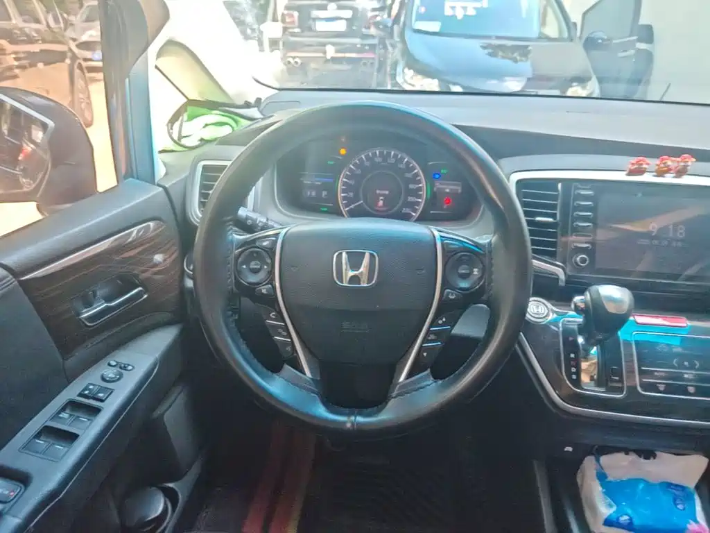Honda Odyssey — фото 11