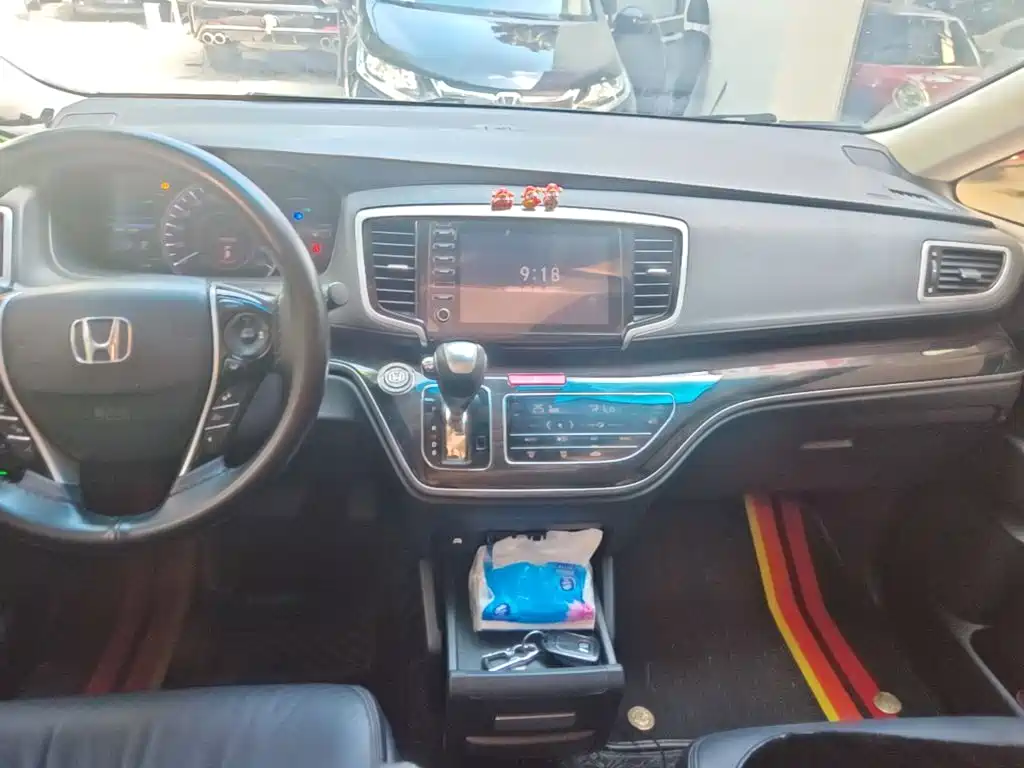 Honda Odyssey — фото 13