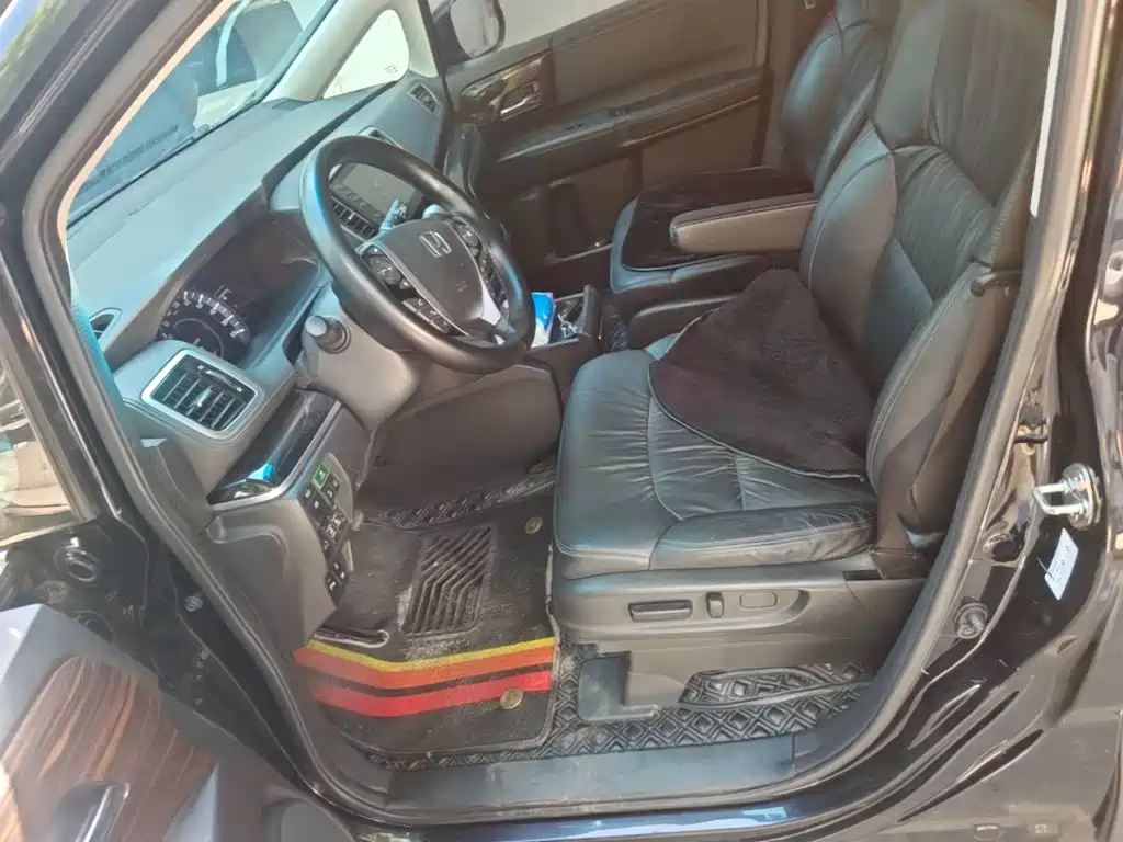 Honda Odyssey — фото 15