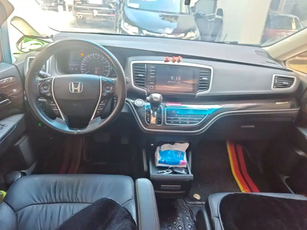 Honda Odyssey — фото 10