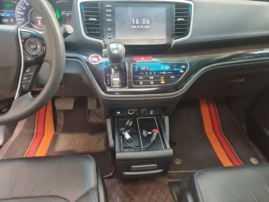 Honda Odyssey — фото 14