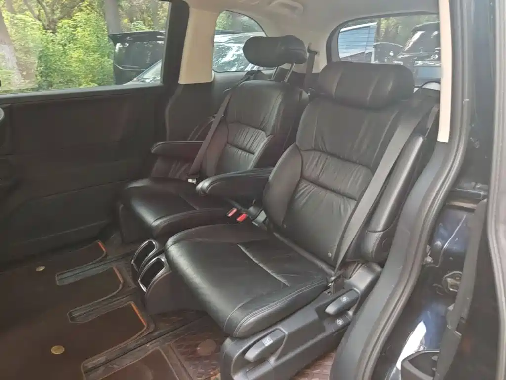 Honda Odyssey — фото 17