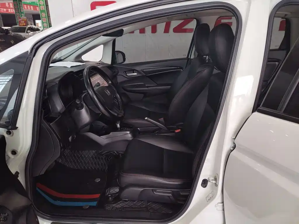 Honda Fit — фото 4