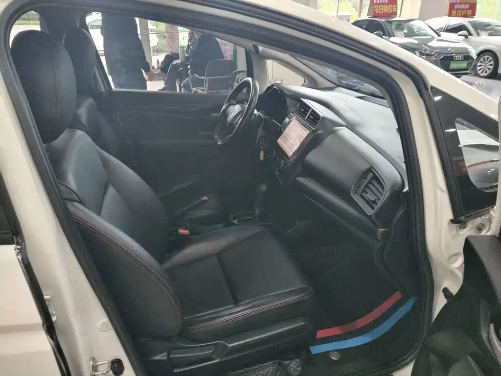 Honda Fit — фото 6