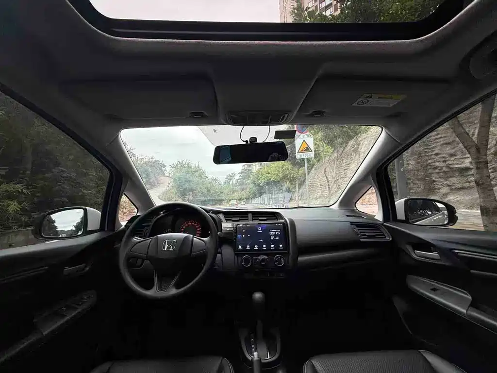 Honda Fit — фото 5