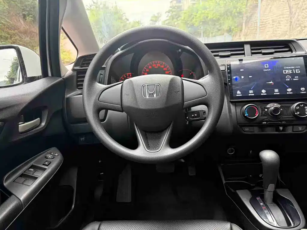 Honda Fit — фото 6