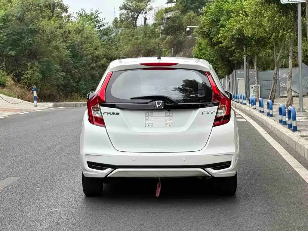 Honda Fit — фото 9