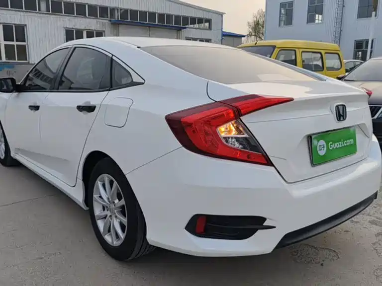 Honda Civic — фото 25
