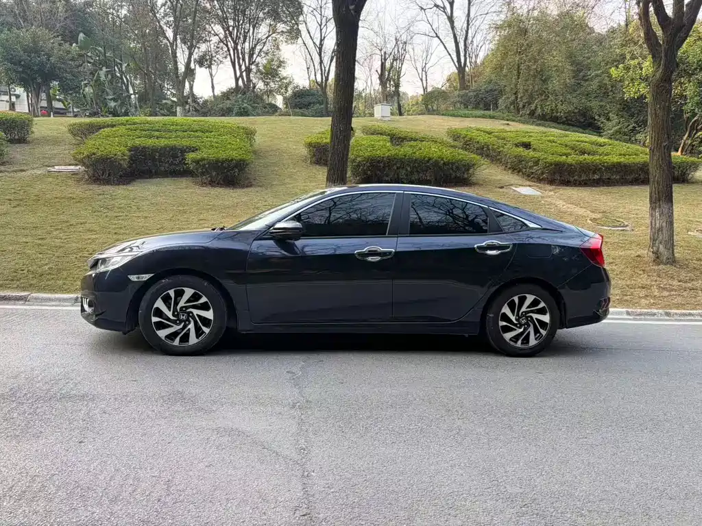 Honda Civic — фото 4
