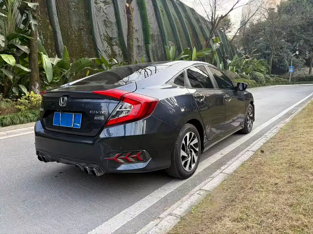 Honda Civic — фото 5