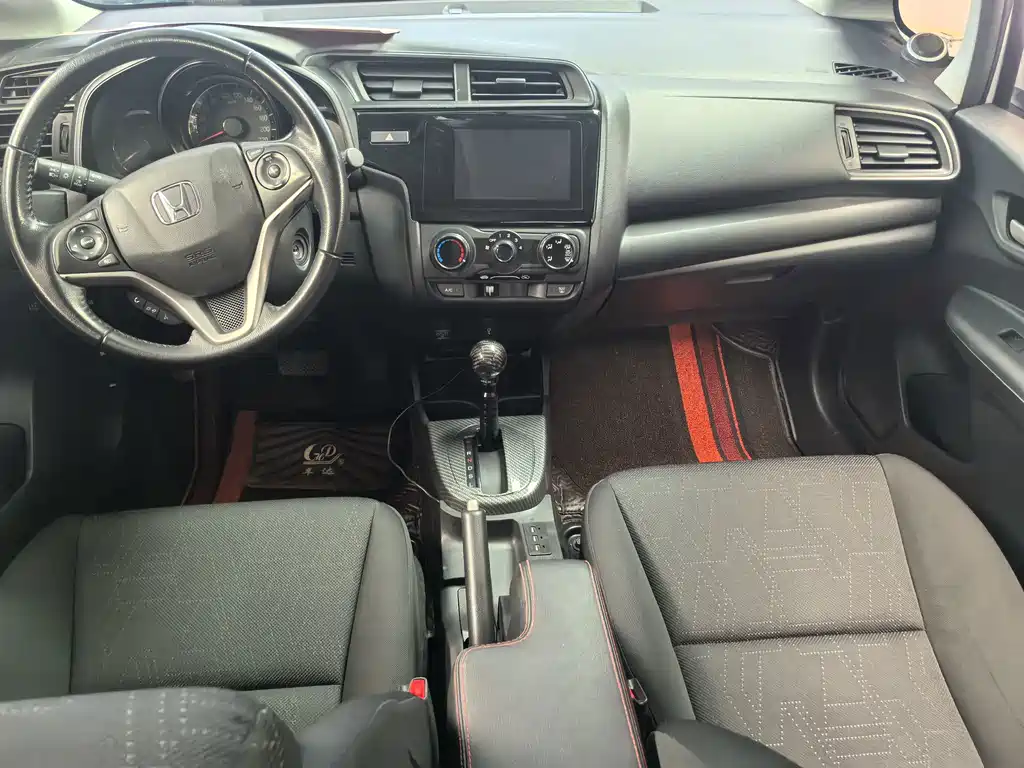 Honda Fit — фото 8