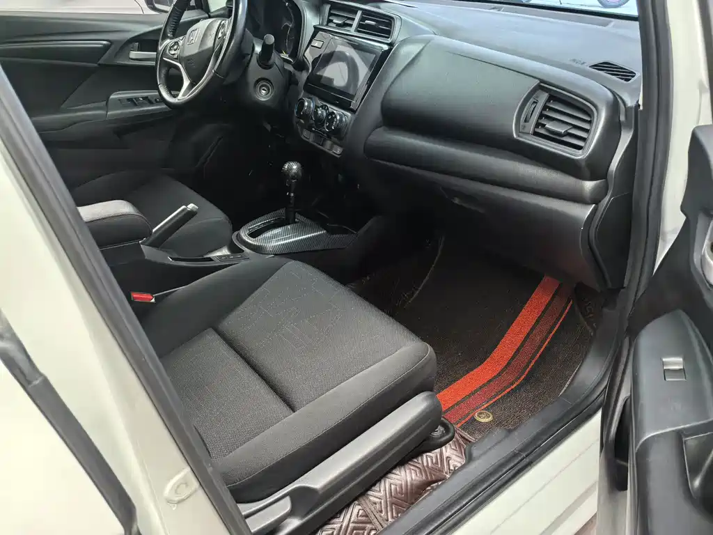 Honda Fit — фото 9