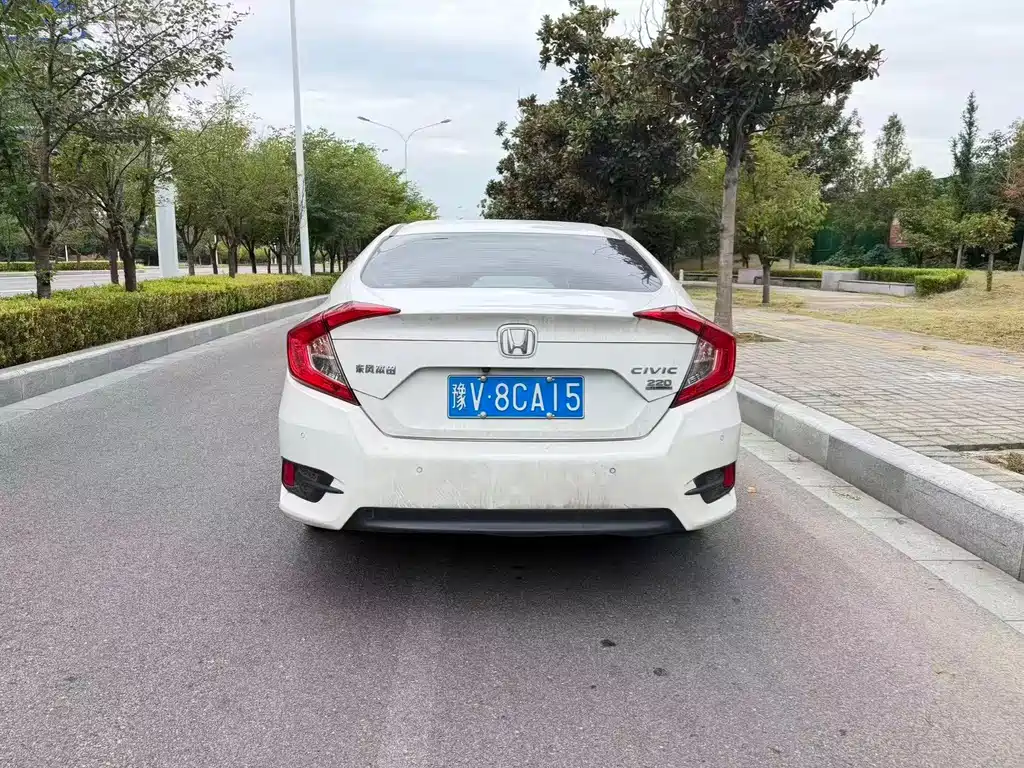 Honda Civic — фото 7