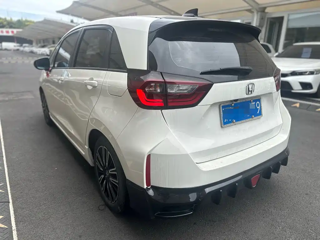 Honda Fit — фото 11