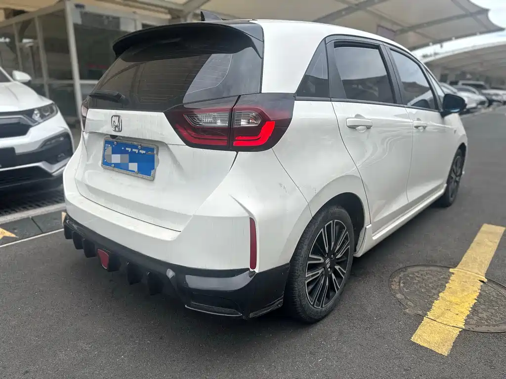 Honda Fit — фото 13