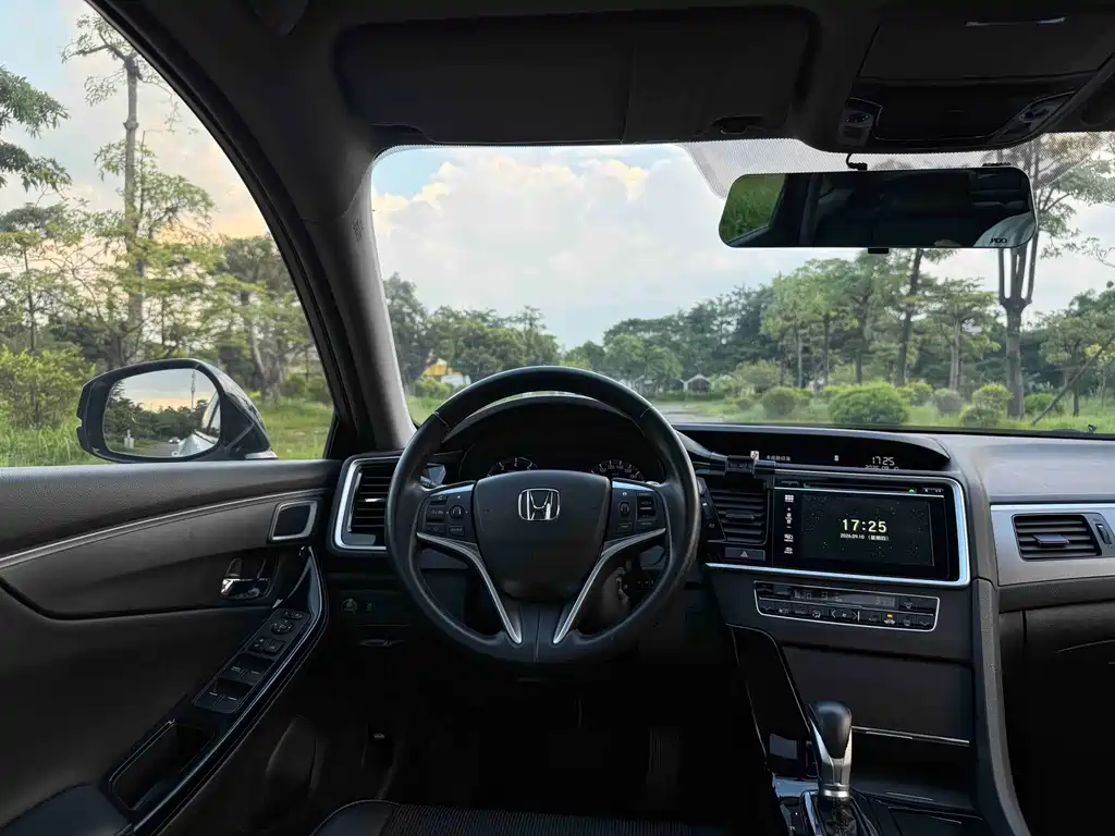 Honda Spirior — фото 11