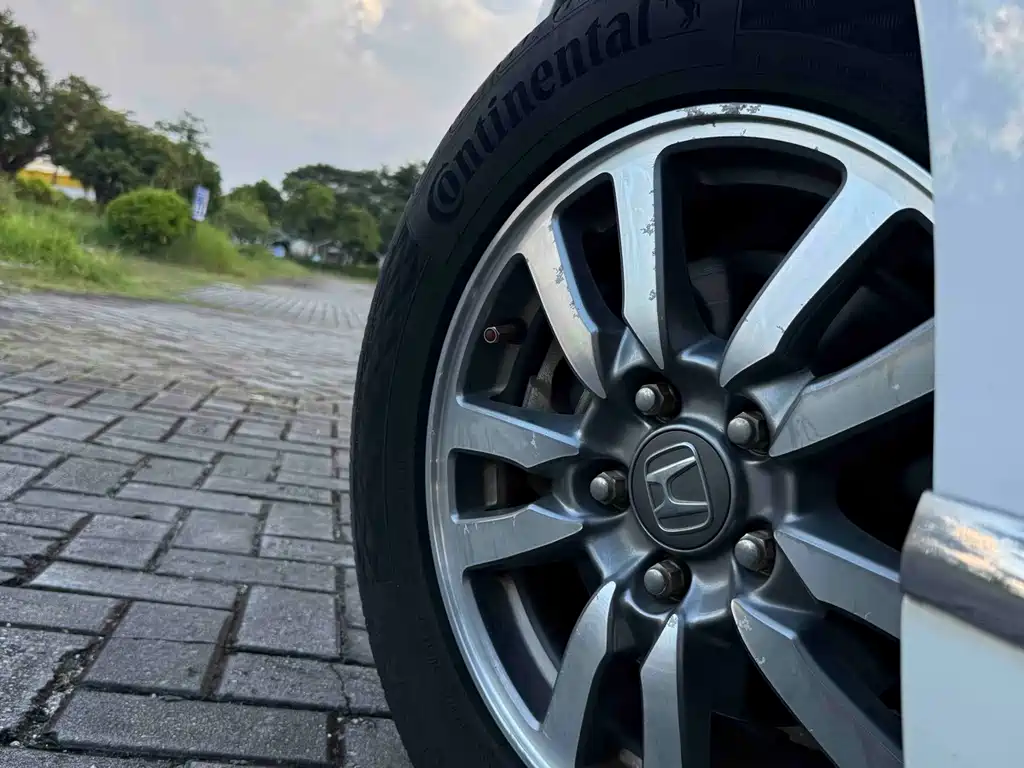 Honda Spirior — фото 18