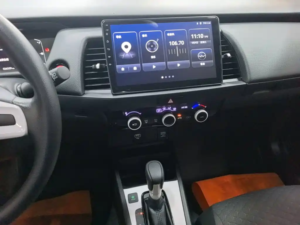Honda Fit — фото 13
