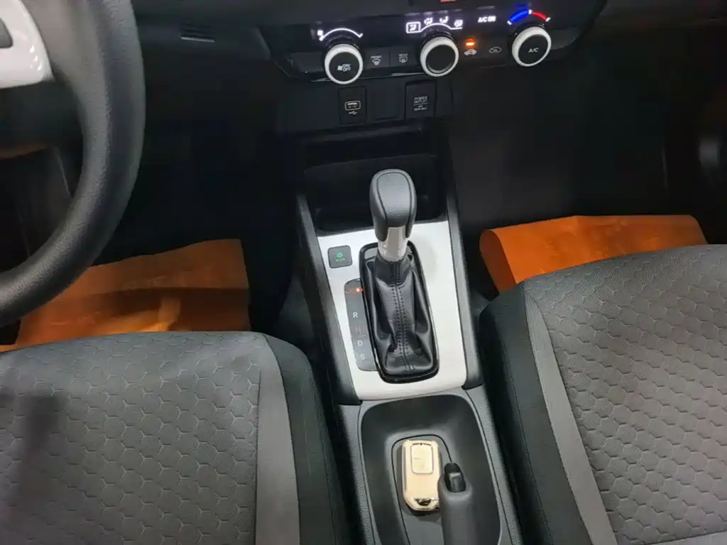 Honda Fit — фото 14