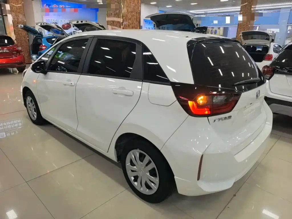 Honda Fit — фото 5