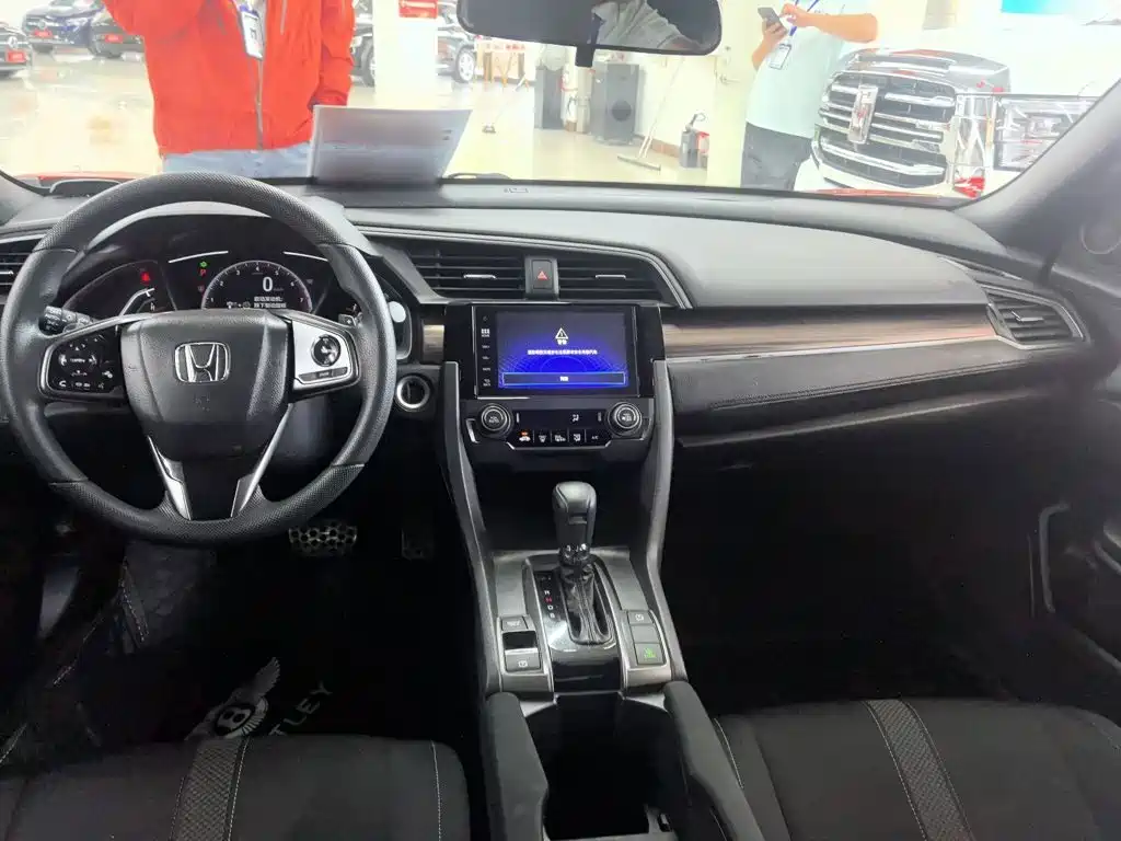 Honda Civic — фото 10