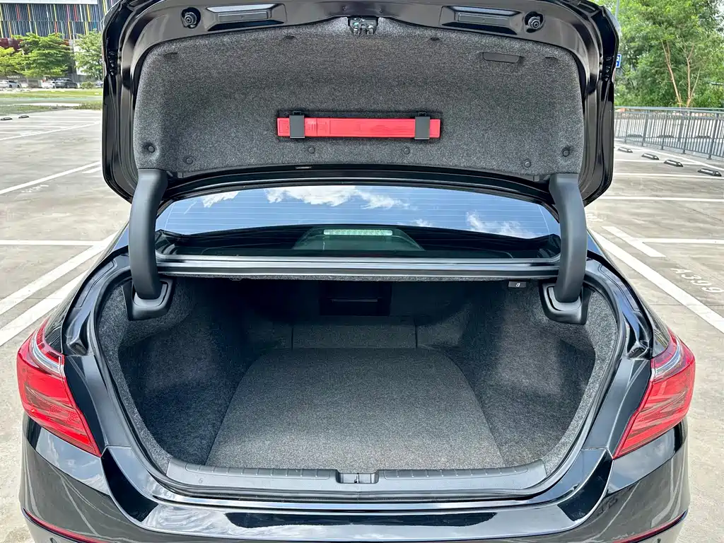 Honda Inspire — фото 18