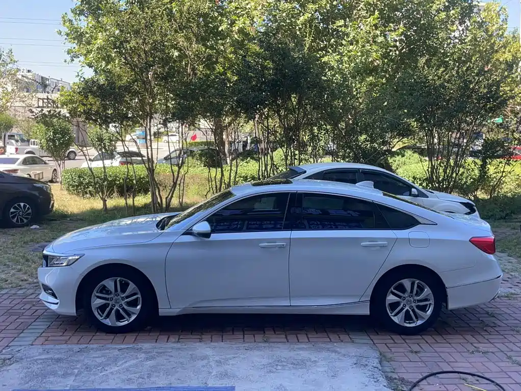 Honda Accord — фото 14