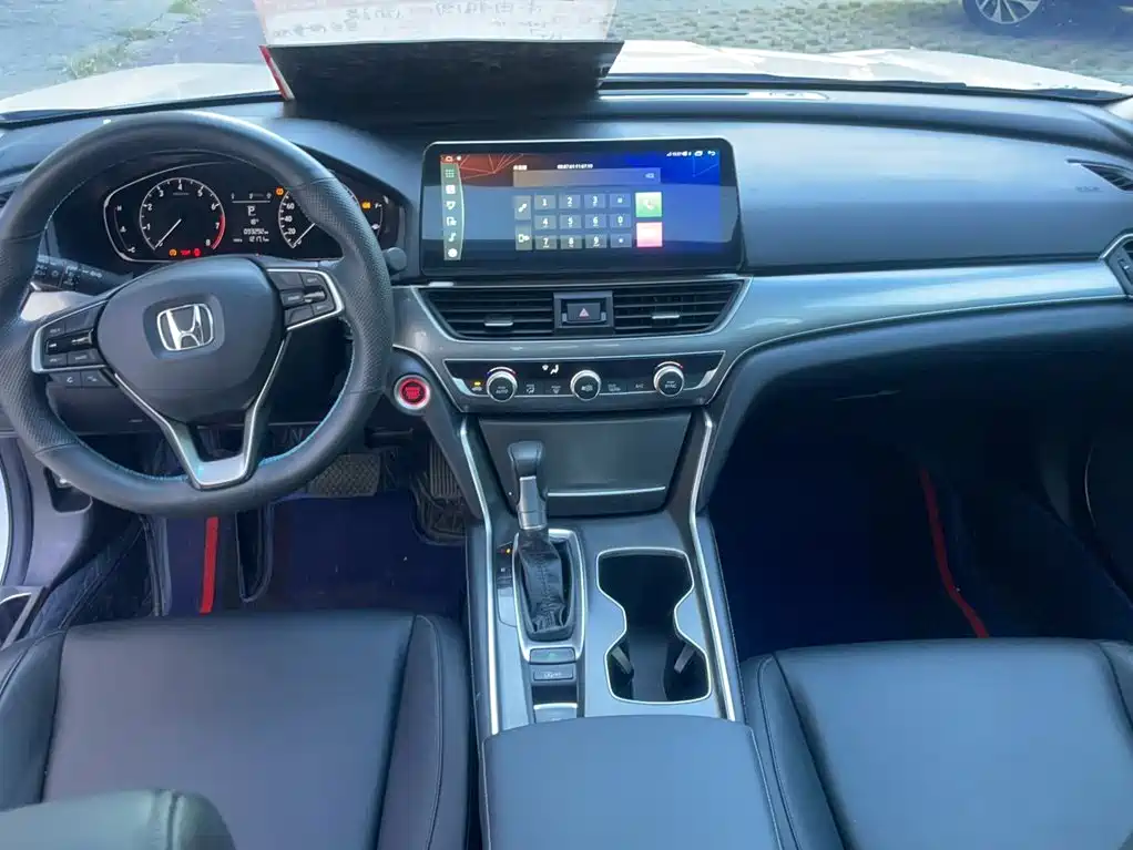 Honda Accord — фото 17