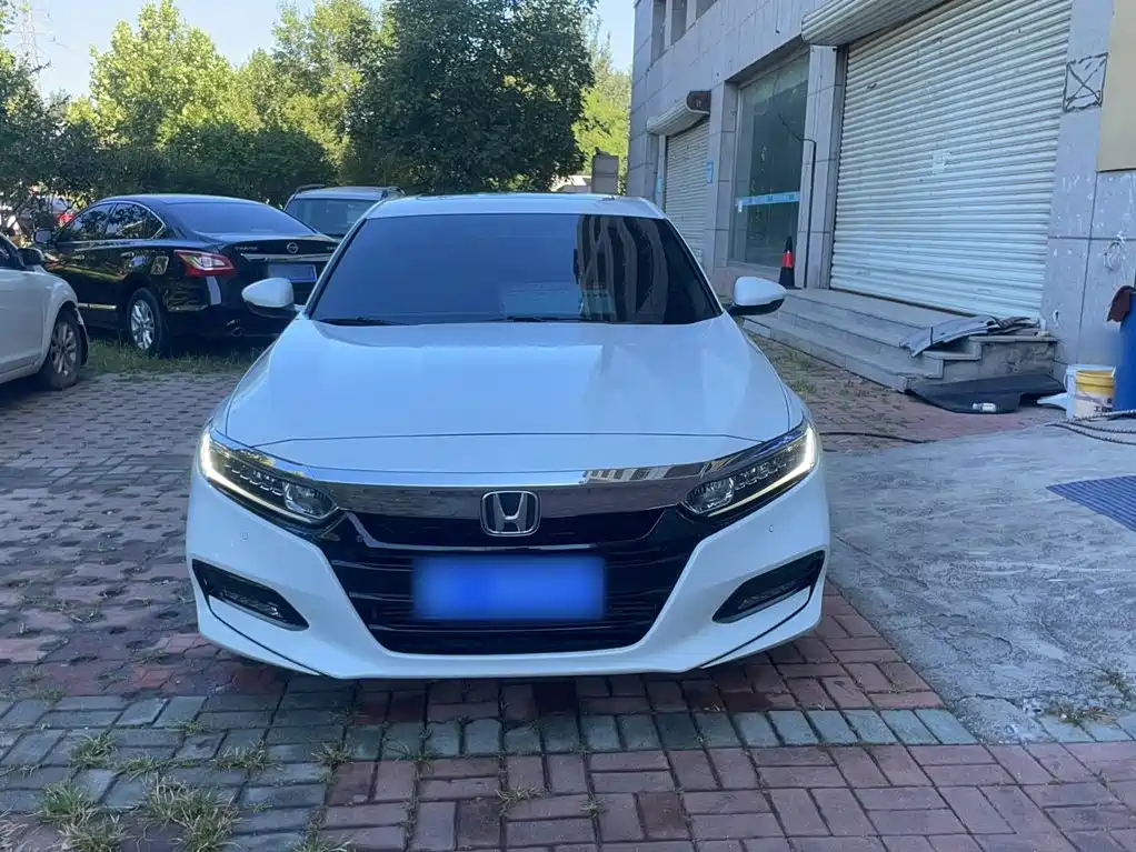 Honda Accord — фото 9