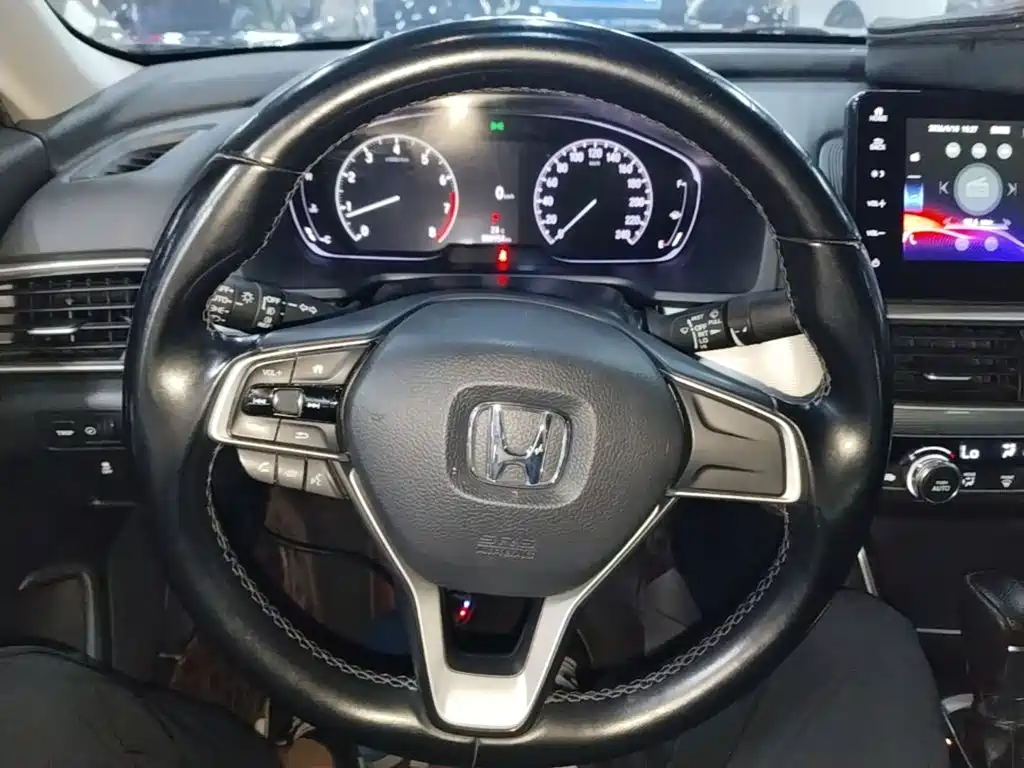 Honda Accord — фото 11