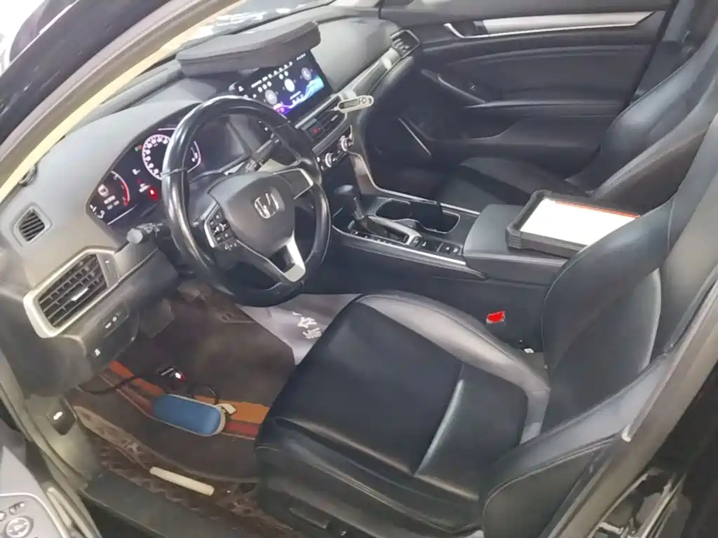 Honda Accord — фото 15