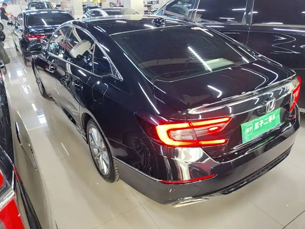 Honda Accord — фото 5