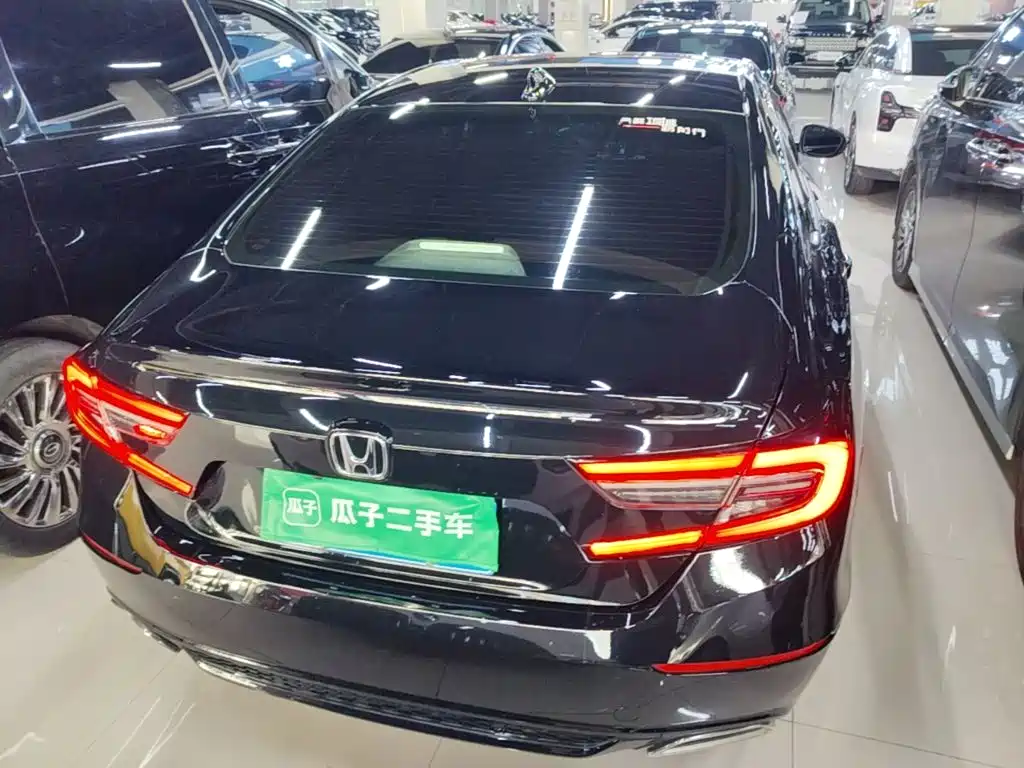 Honda Accord — фото 6